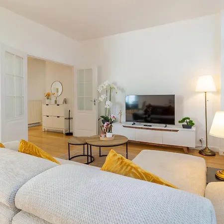 La Grande Maison De Preize Spacieux Duplex A Deux Pas Du Bouchon Et Du Vieux Troyes, 2 Parkings Prives Apartment *