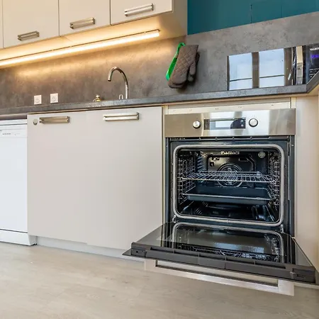 Apartment La Grande Maison De Preize Spacieux Duplex A Deux Pas Du Bouchon Et Du Vieux Troyes, 2 Parkings Prives Troyes