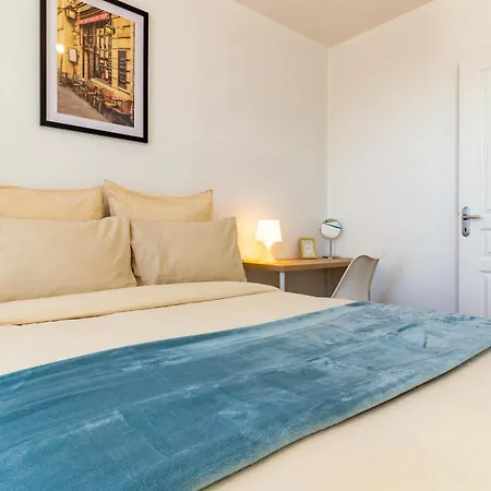 La Grande Maison De Preize Spacieux Duplex A Deux Pas Du Bouchon Et Du Vieux Troyes, 2 Parkings Prives Daire